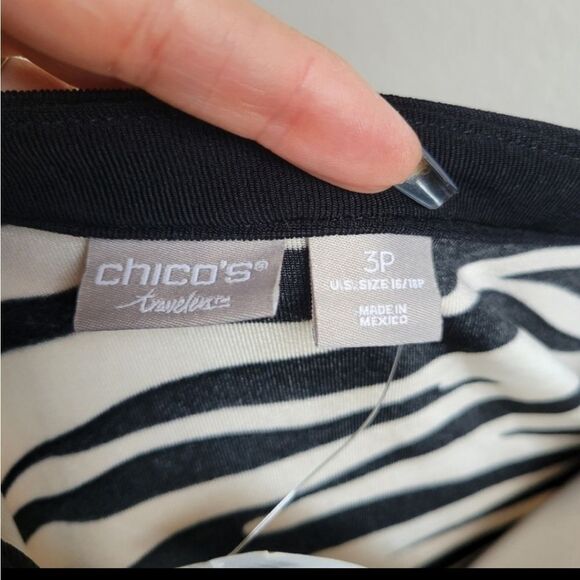 NWT Chicos Travelers Zebra Top - Picture 4 of 7